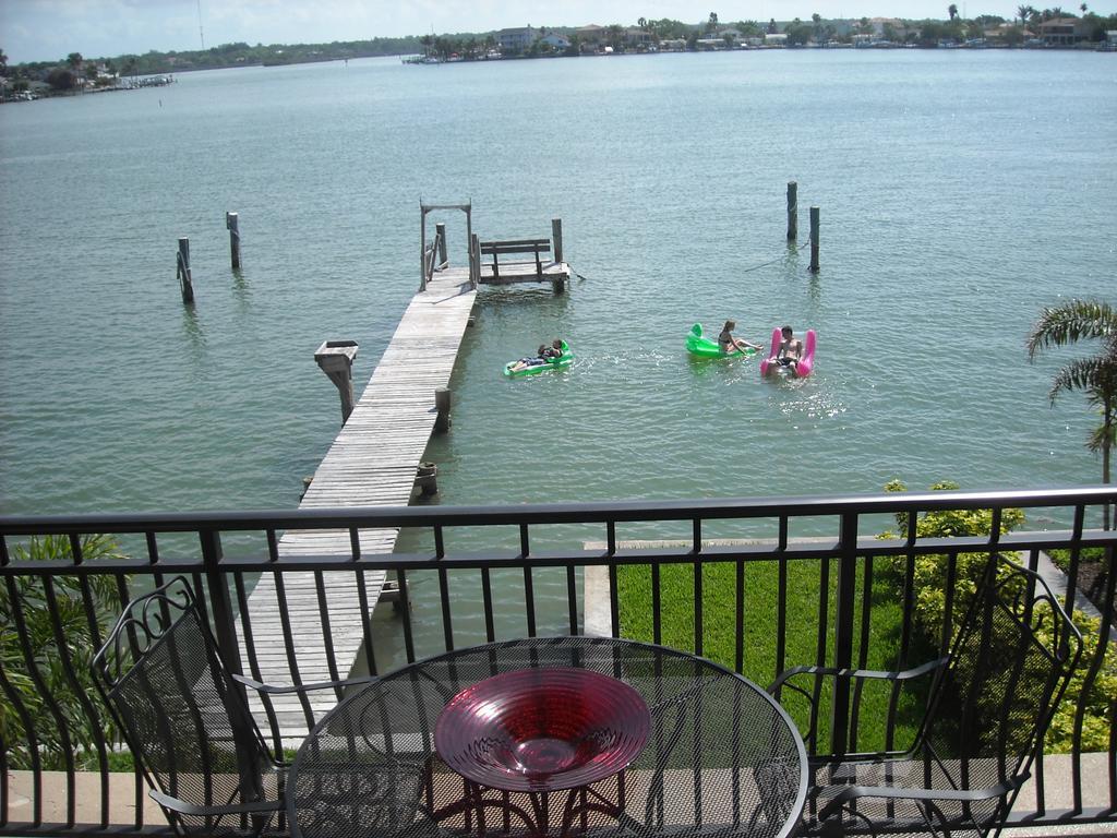 Mediterranean Three Story Beach Townhouse St. Pete Beach Exterior foto